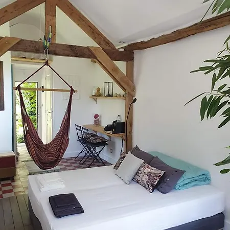 La Petite Maison Du Jardin D'apollon 3*