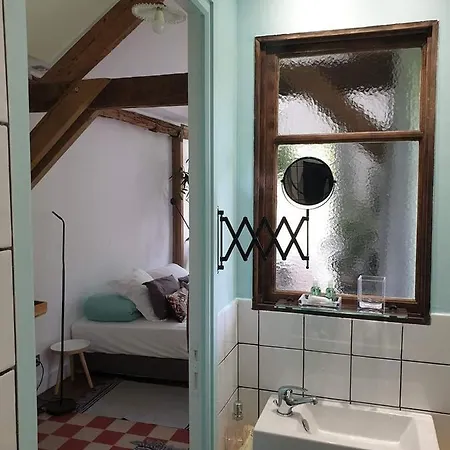 Bed and Breakfast La Petite Maison Du Jardin D'apollon 3*
