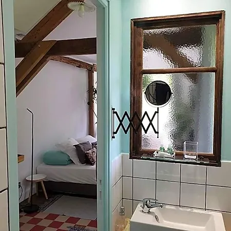 Acomodação com café da manhã  La Petite Maison Du Jardin D'apollon 3*