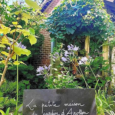 Acomodação com café da manhã  La Petite Maison Du Jardin D'apollon Dourdan