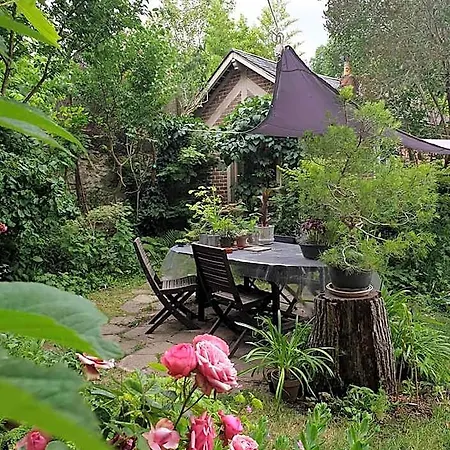 La Petite Maison Du Jardin D'apollon Nocleg ze śniadaniem 3*